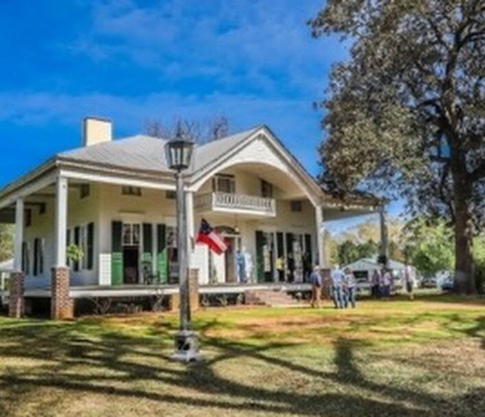 Picture of Capell House at pebble Hill