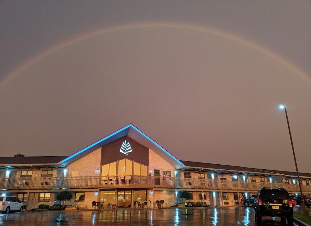 Picture of Pinemark Inn & Suites