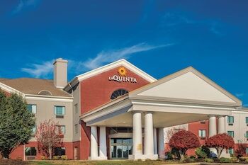 Picture of La Quinta Inn & Suites by Wyndham Loudon