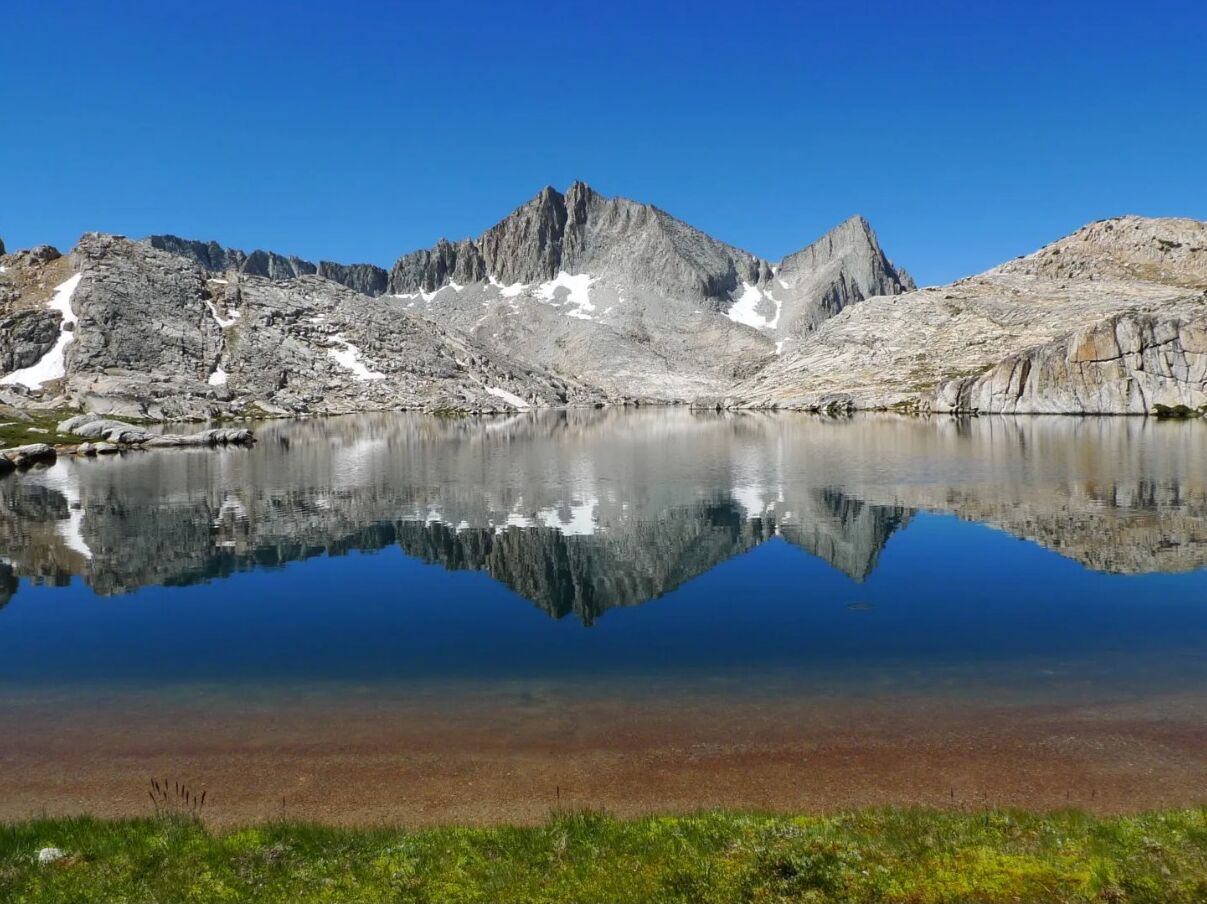 Picture of Bear Lakes and Round Lake Loop