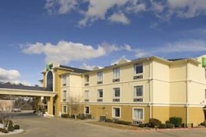 Picture of Holiday Inn Express Hotel & Suites Mount Pleasant an IHG Hotel