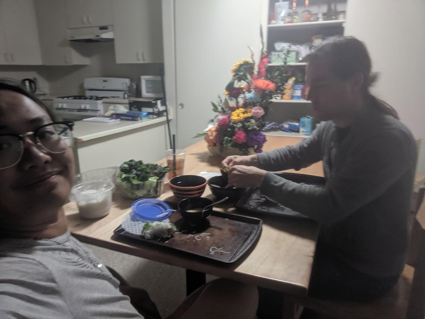 Much needed post graduation spring rolls and decompression. (We love spring rolls.)

Món chả giò và khoảng thời gian thư giãn sau khi tốt nghiệp — những thứ thiết yếu hơn bao giờ hết. (Chúng mình mê Gỏi cuốn lắm luôn!)