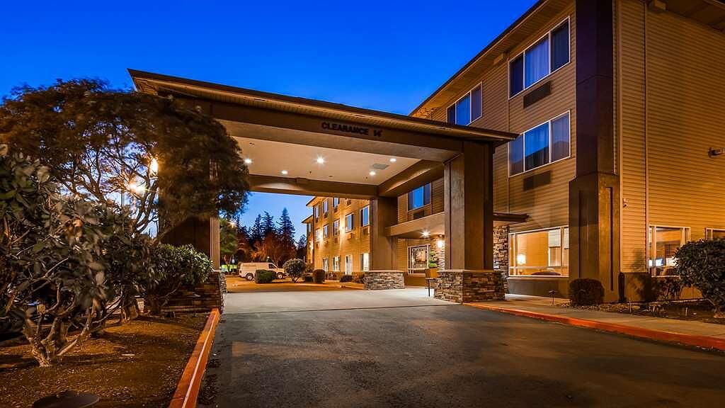 Picture of Best Western Plus Cascade Inn & Suites