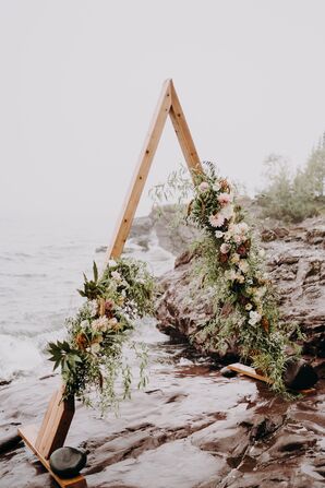 Wedding Arch at Cascade Lodge in Lutsen, Minnesota