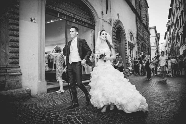 Bride and Groom in Piazza Anfiteatro, Lucca, Italy