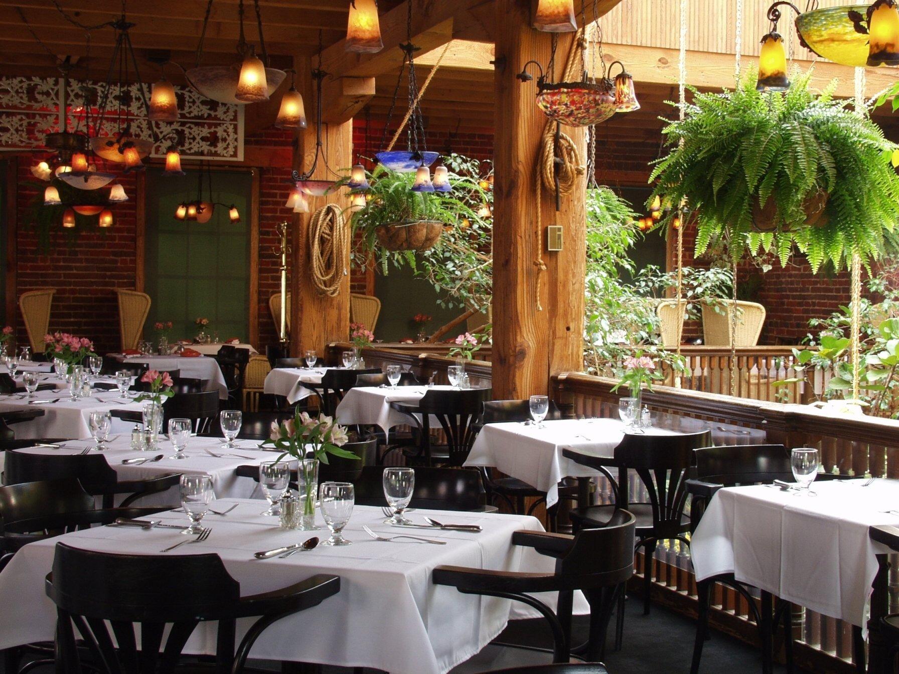 Picture of Grab Dinner at The Tobacco Company