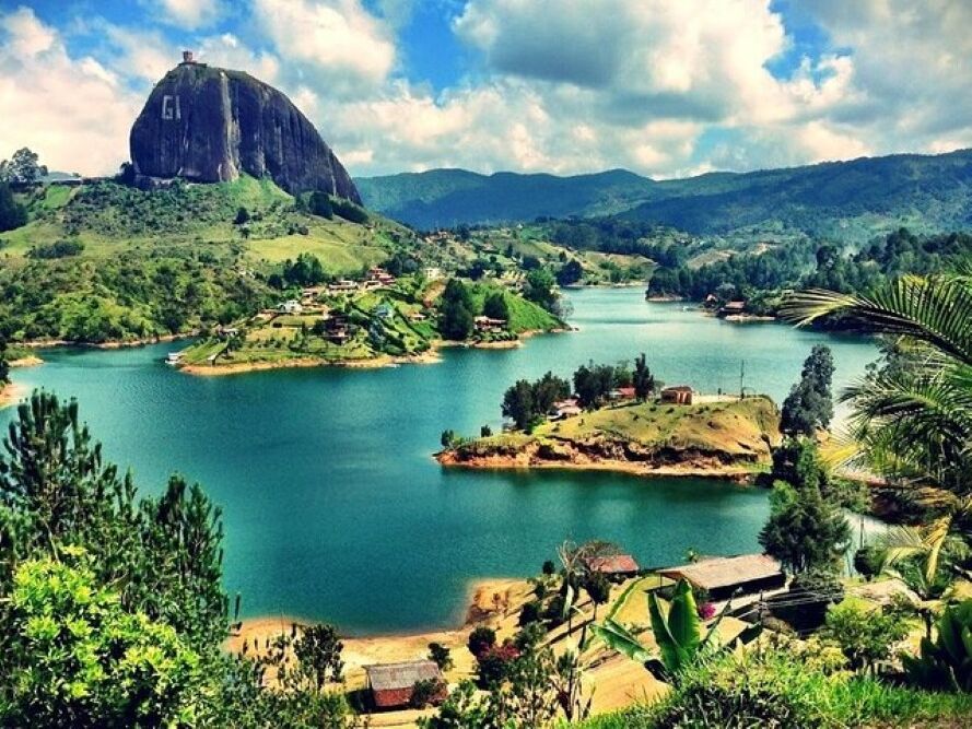 Picture of Guatapé Piedra del Peñol excursion + Gastronomic tour and cruise on the dam