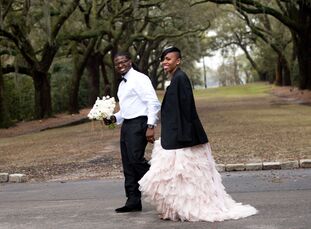 Brianna and Avery's outdoor wedding at the Legare-Waring House was a simple modern affair with a garden-inspired twist. The couple held their tented r