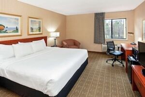 Picture of La Quinta Inn & Suites by Wyndham Stevens Point