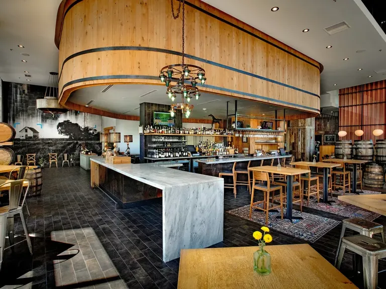 White Oak Kitchen & Cocktails