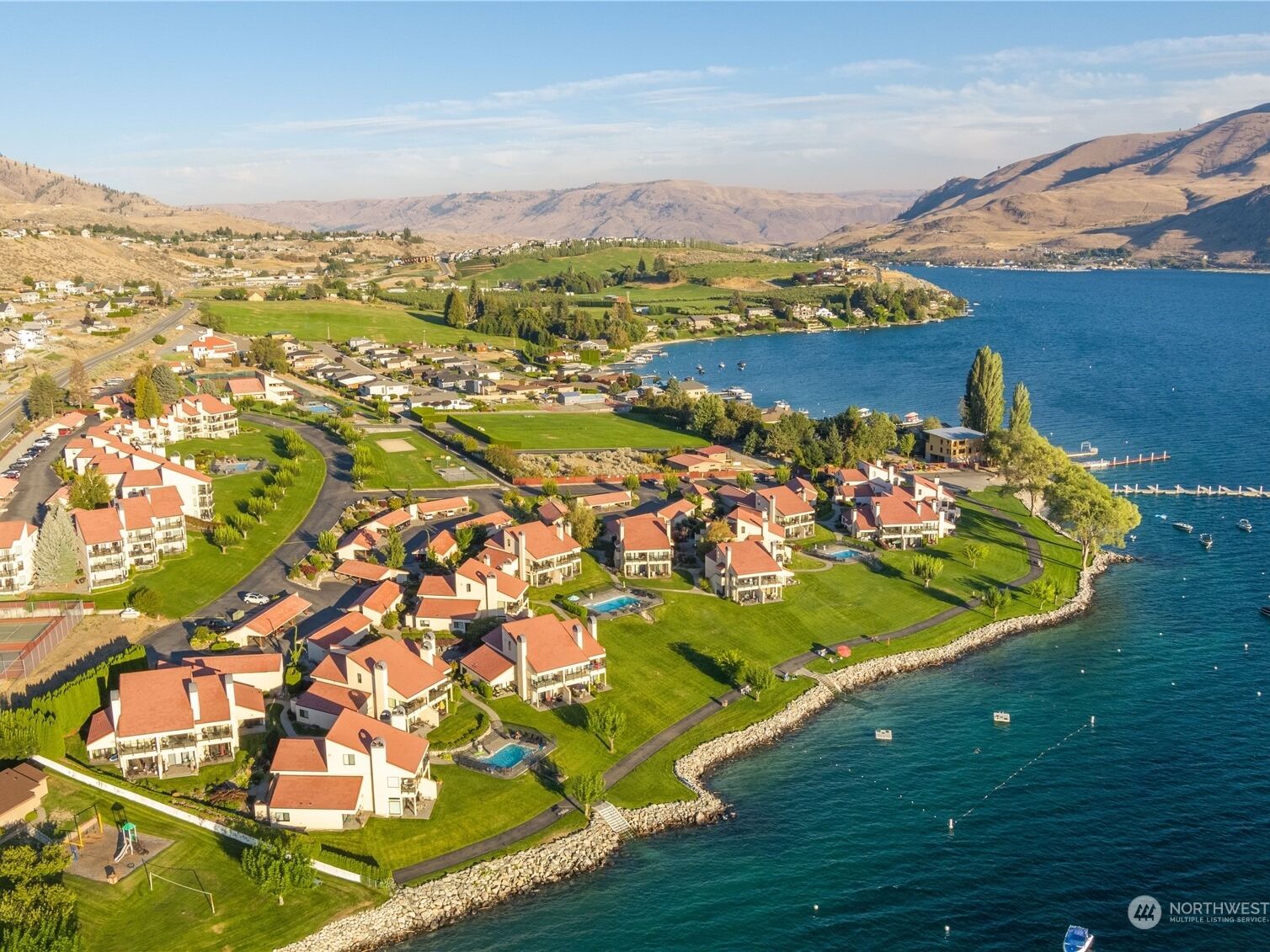 Picture of Lake Chelan Shores