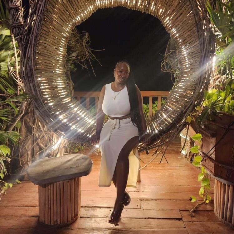 Rayeshundra Henderson