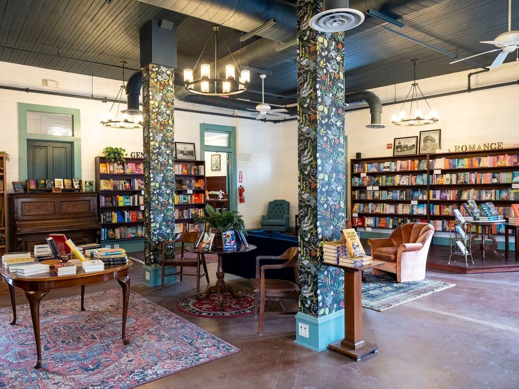 Picture of Vintage Bookstore and Wine Bar