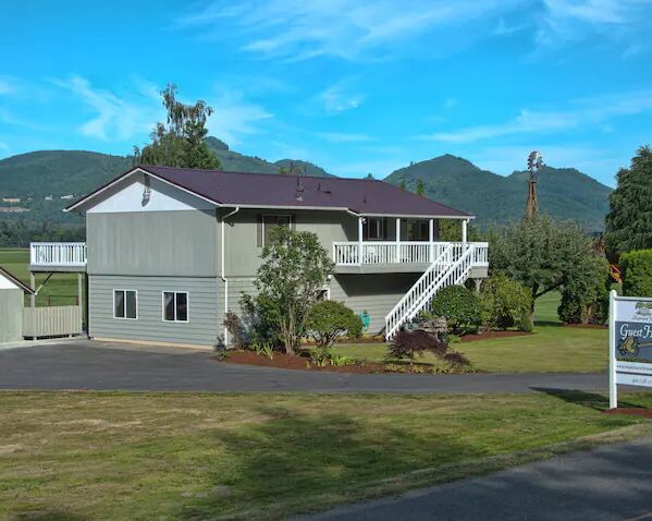 Picture of Maplehurst Guest House 