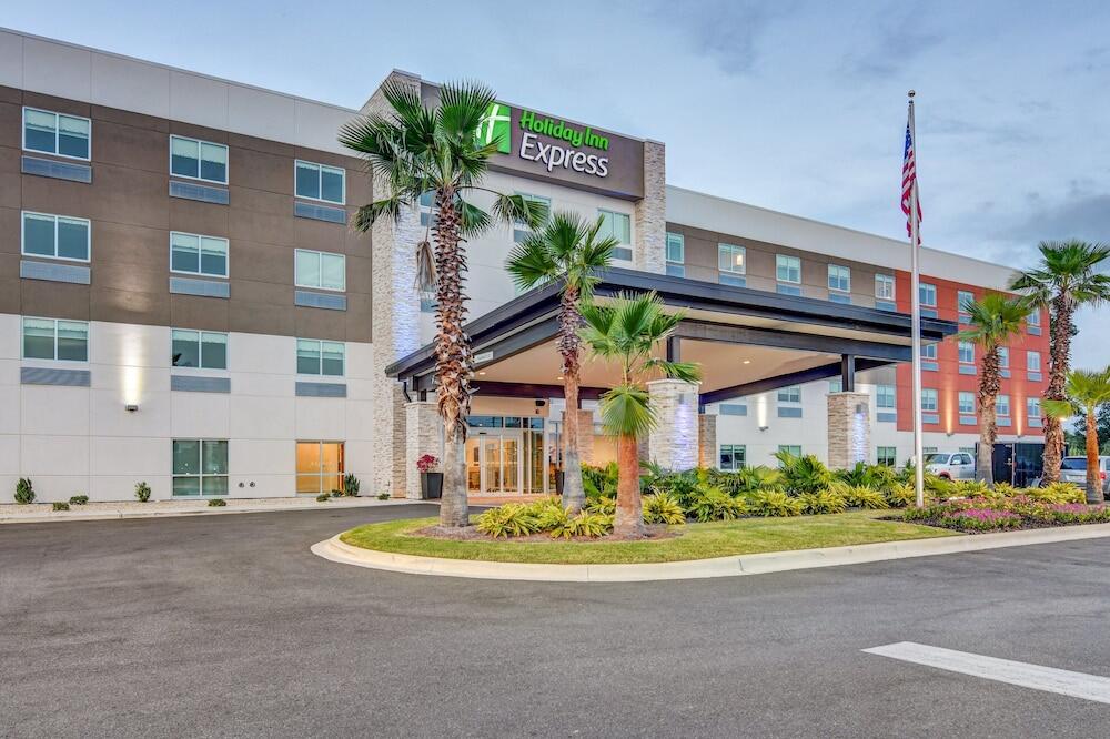 Picture of Holiday Inn Express Fort Walton Beach Central by IHG