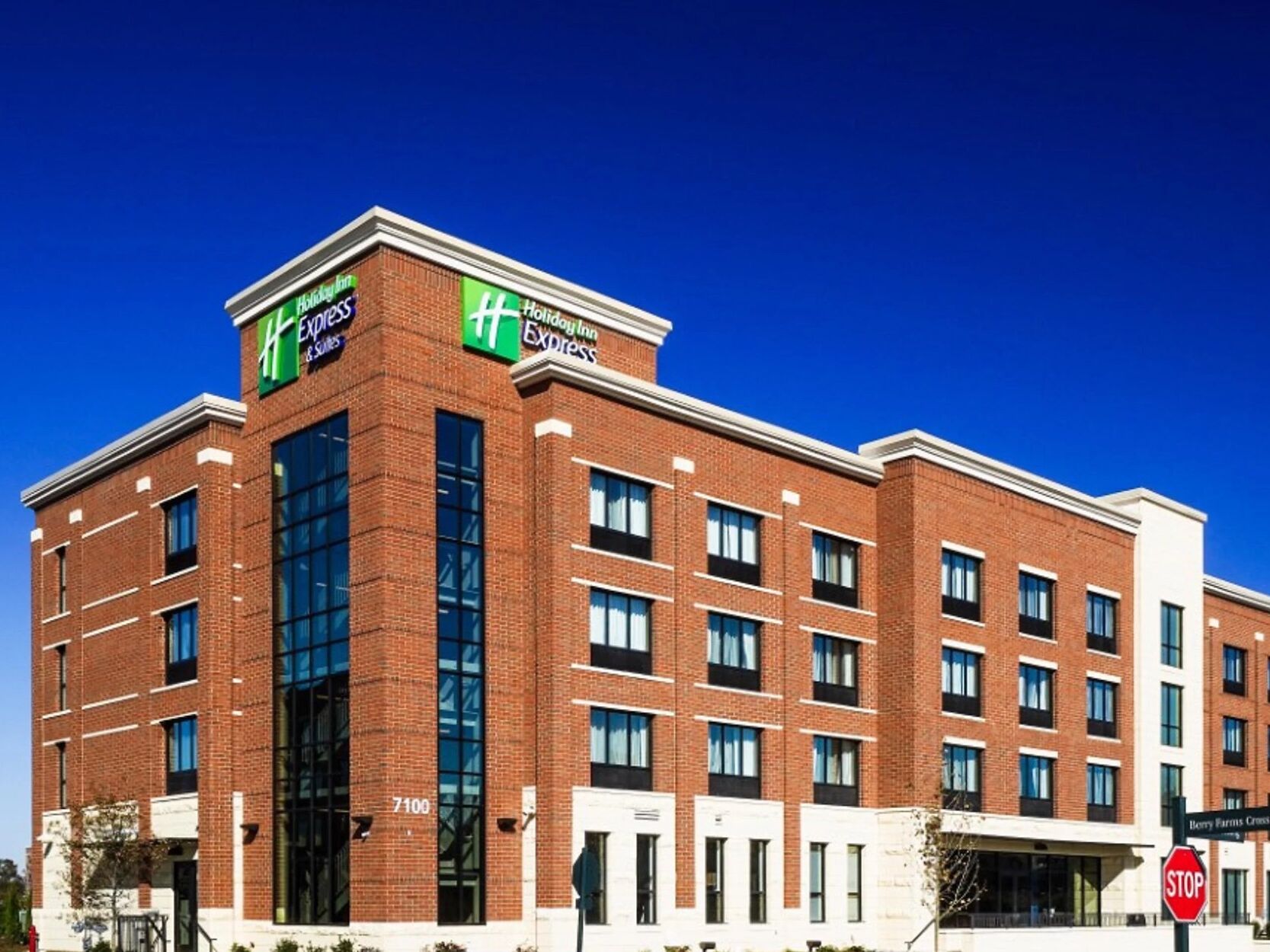 Picture of Holiday Inn Express & Suites, Franklin Berry Farms