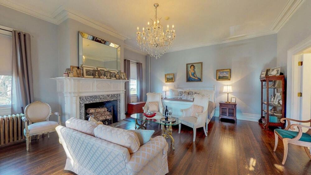 Picture of Gardner Farm Inn