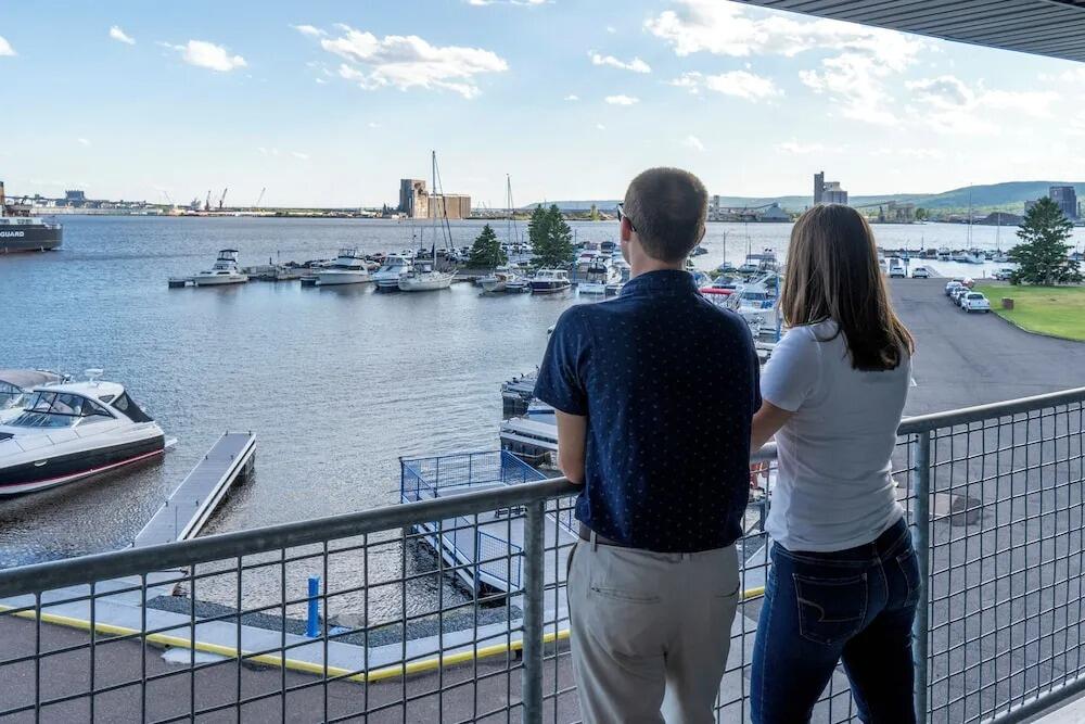 Picture of Park Point Marina Inn