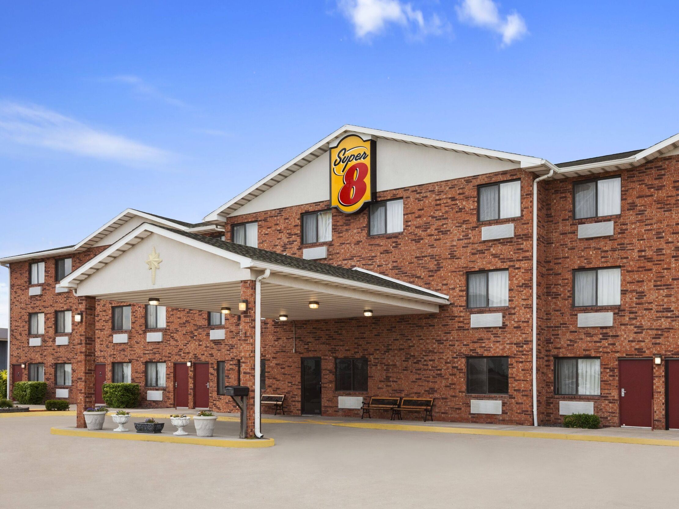 Picture of Super 8 by Wyndham Bowling Green
