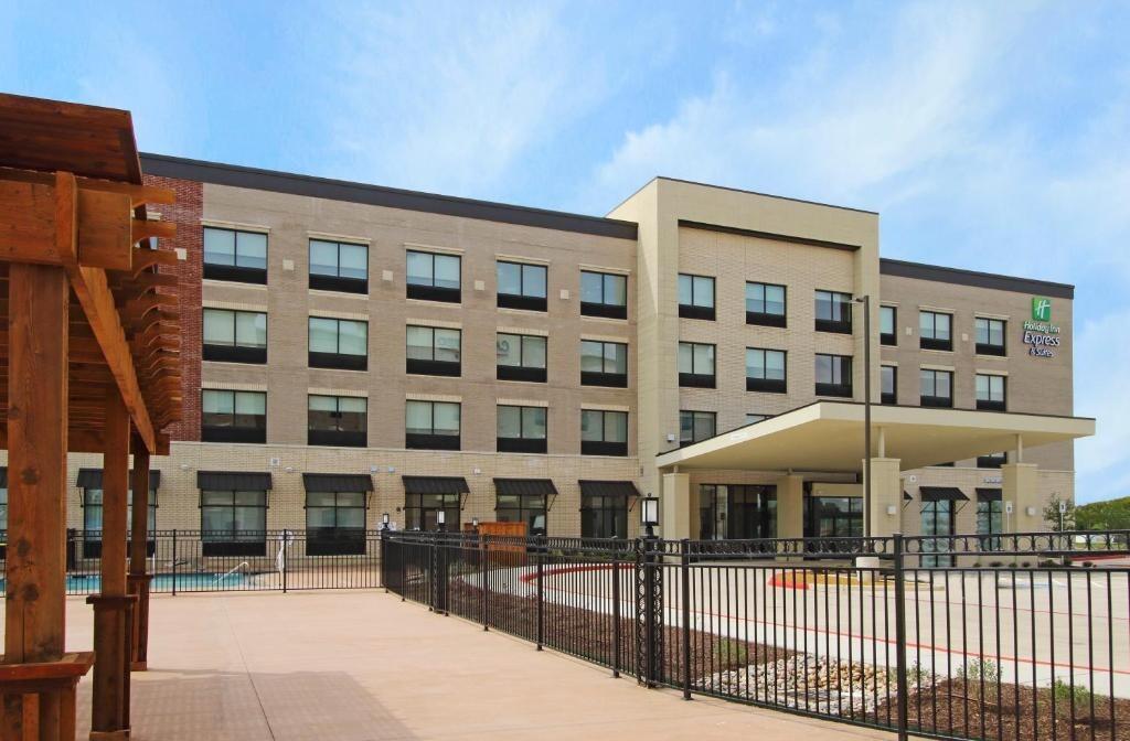 Picture of Holiday Inn Express & Suites Dallas-Frisco NW Toyota Stdm, an IHG Hotel