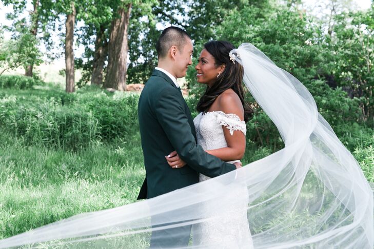 Marla’s cathedral-length veil added a dramatic effect in many wedding photos.
