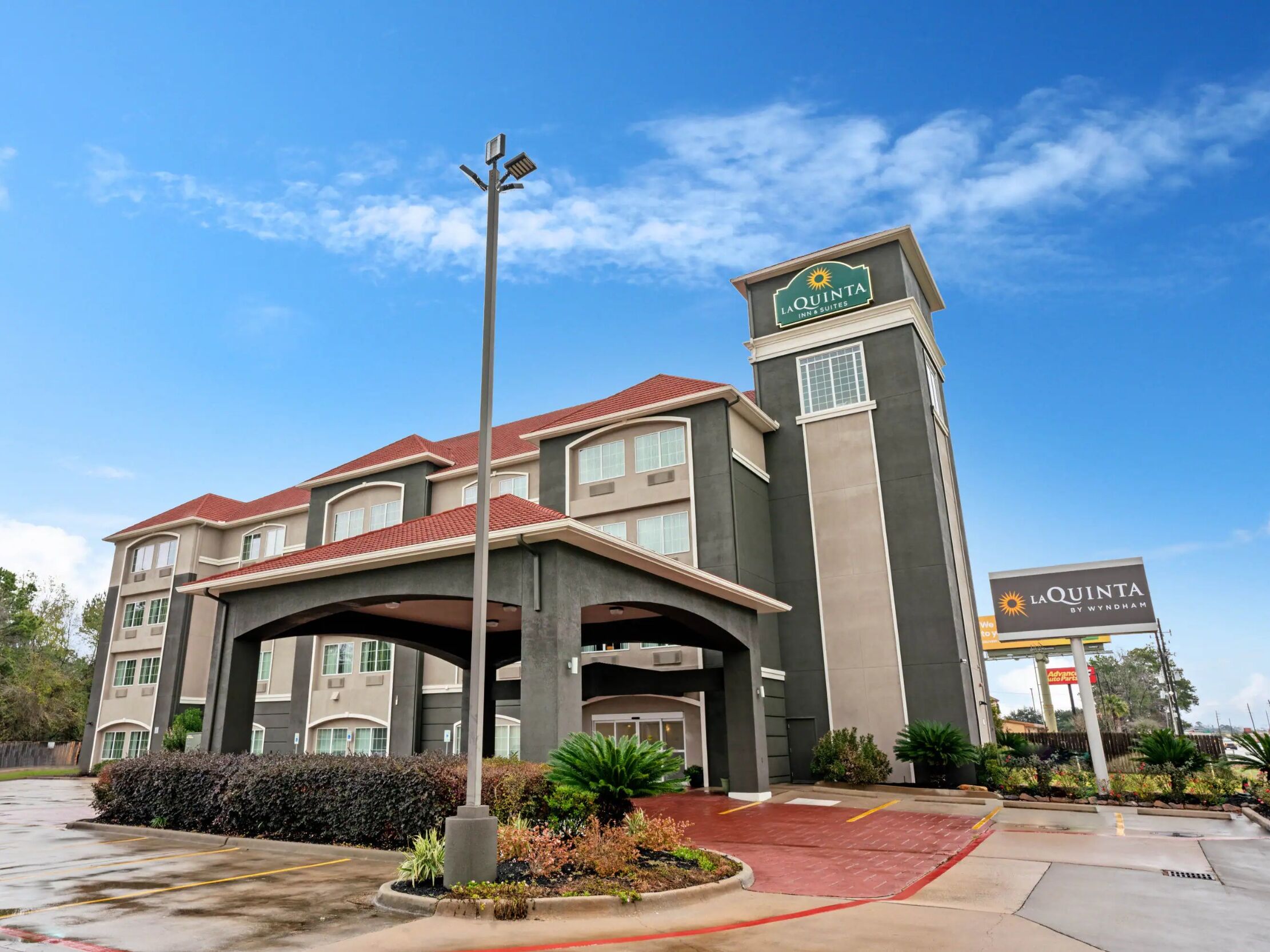 Picture of La Quinta Inn & Suites by Wyndham Houston - Magnolia