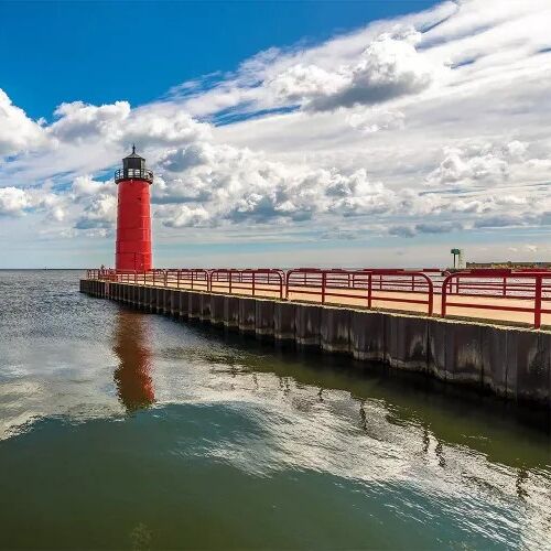 Picture of Milwaukee Pierhead Lighthouse