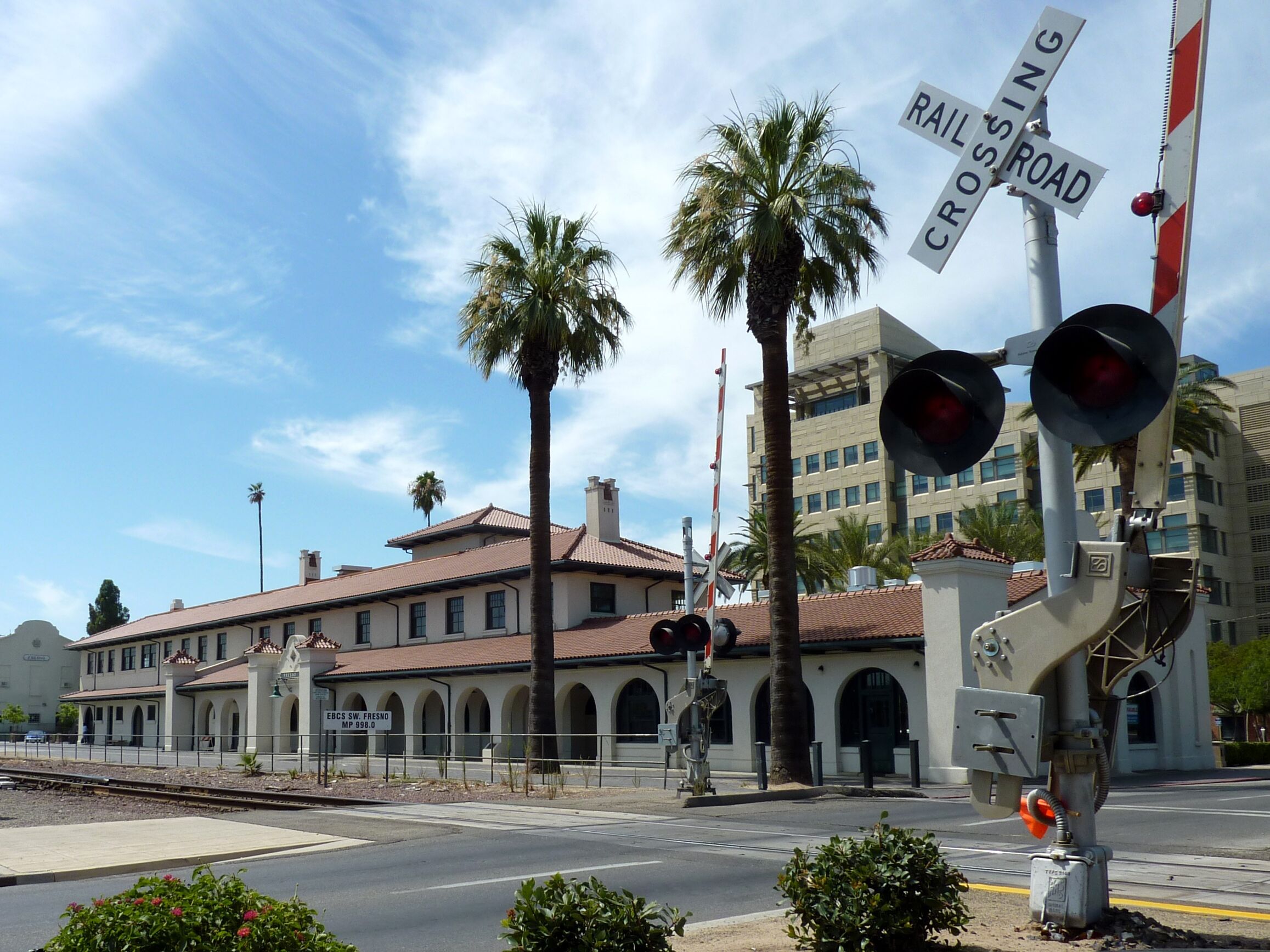Picture of Fresno Amtrak & BNSF Diamond Railroad Crossing