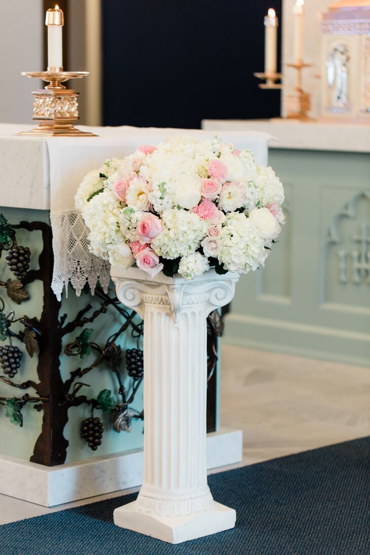 Hydrangea and Rose Ceremony Altar Accent