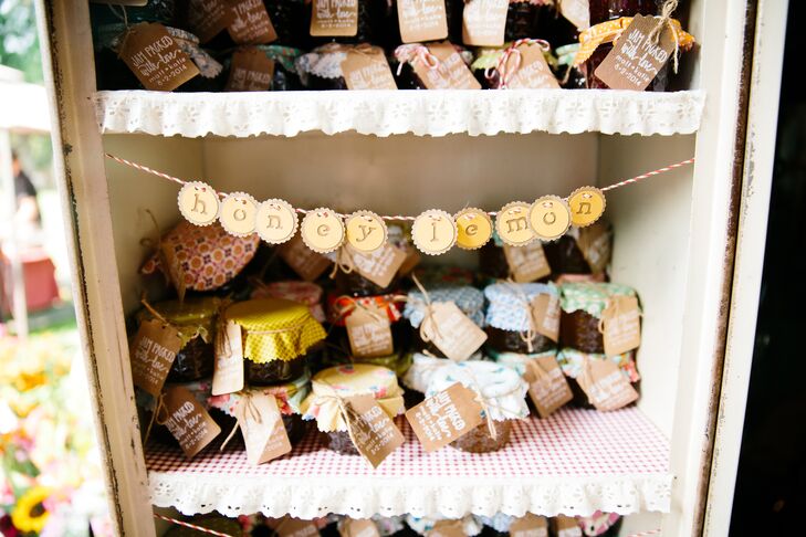 With her mother's help, Katie made jams for guests to take home as favors. Considering all tastes, she made strawberry rhubarb, lemon honey, apricot ginger and jalapeno. They were all wrapped with a handwritten note that said, “Jam packed with love."
