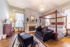 Picture of Bourbon Manor B&B