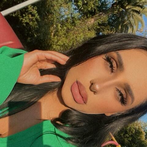 Lola Valenzuela 
