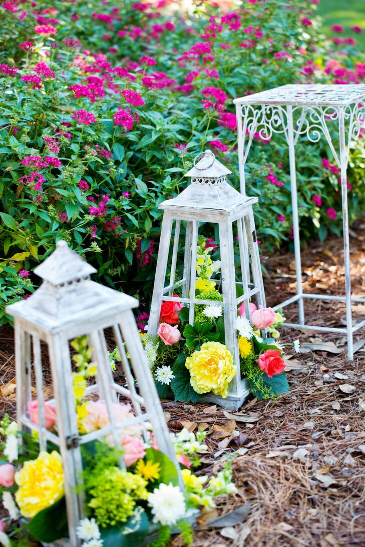 Fresh Flower and Lantern Aisle Markers