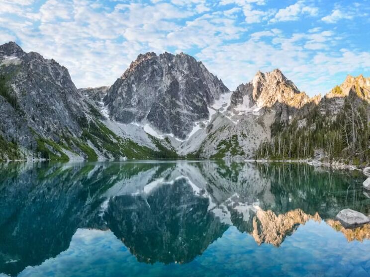 Picture of Hike Colchuck Lake