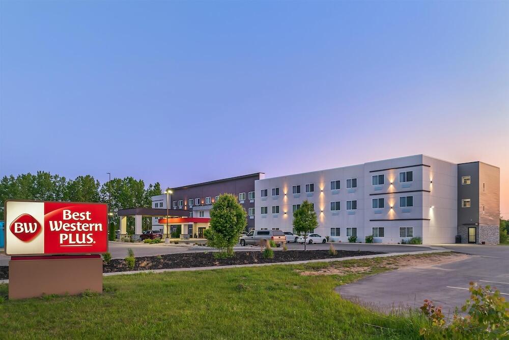 Picture of Best Western Plus Wayland Hotel