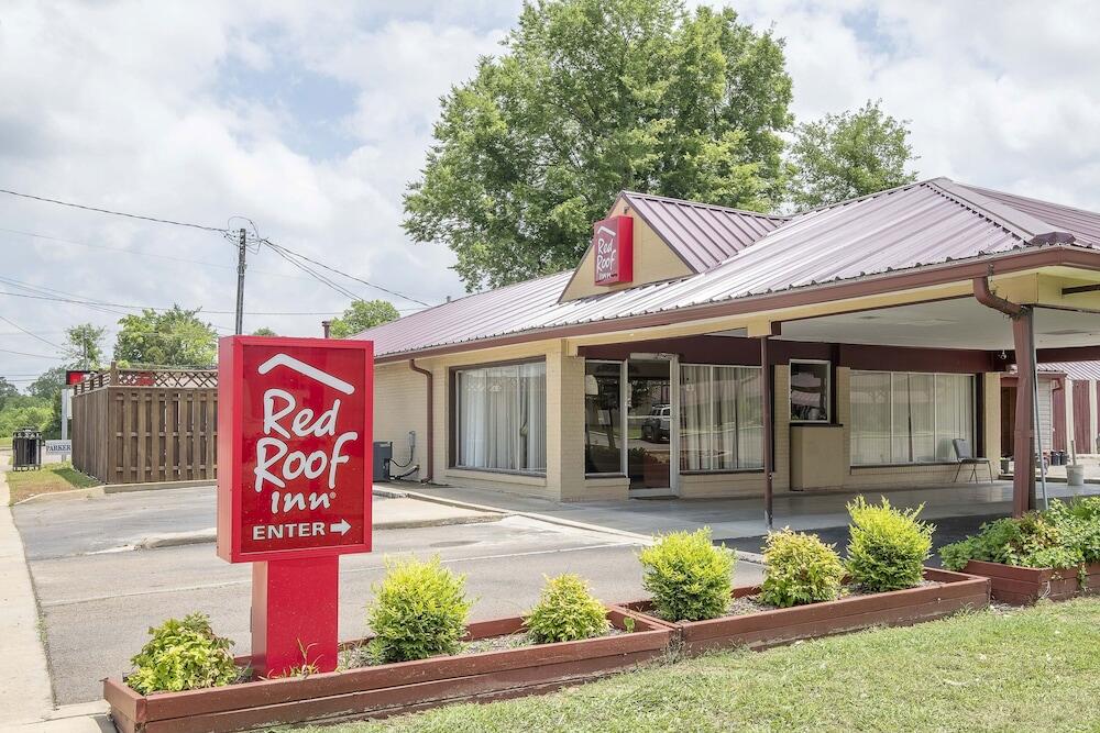 Picture of Red Roof Inn Starkville - University