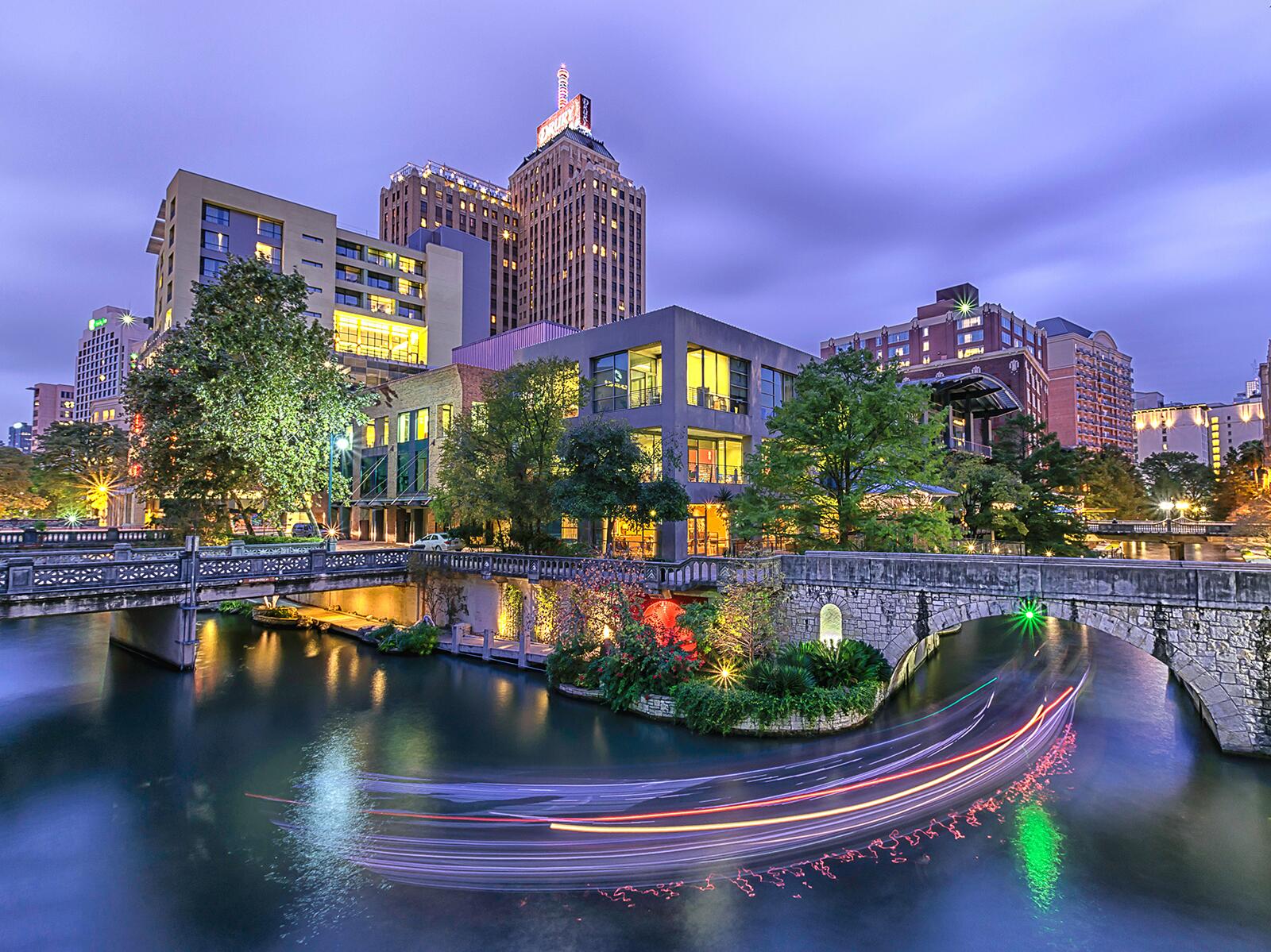 Picture of Milwaukee RiverWalk | Downtown’s East Bank