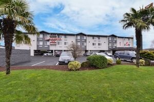 Picture of Clackamas Inn & Suites