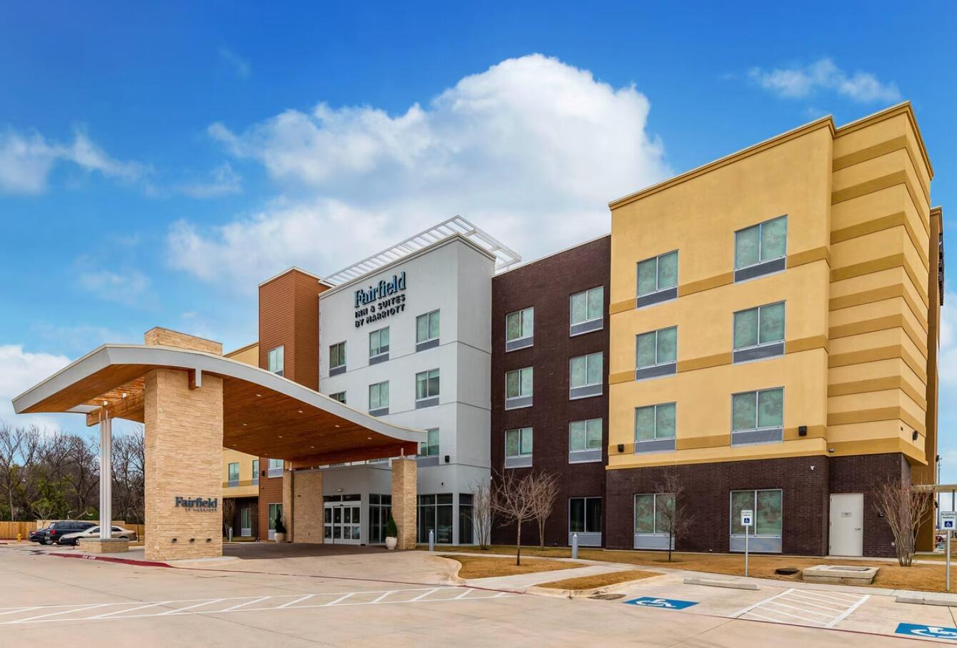 Picture of Fairfield by Marriott Inn & Suites Gainesville I-35
