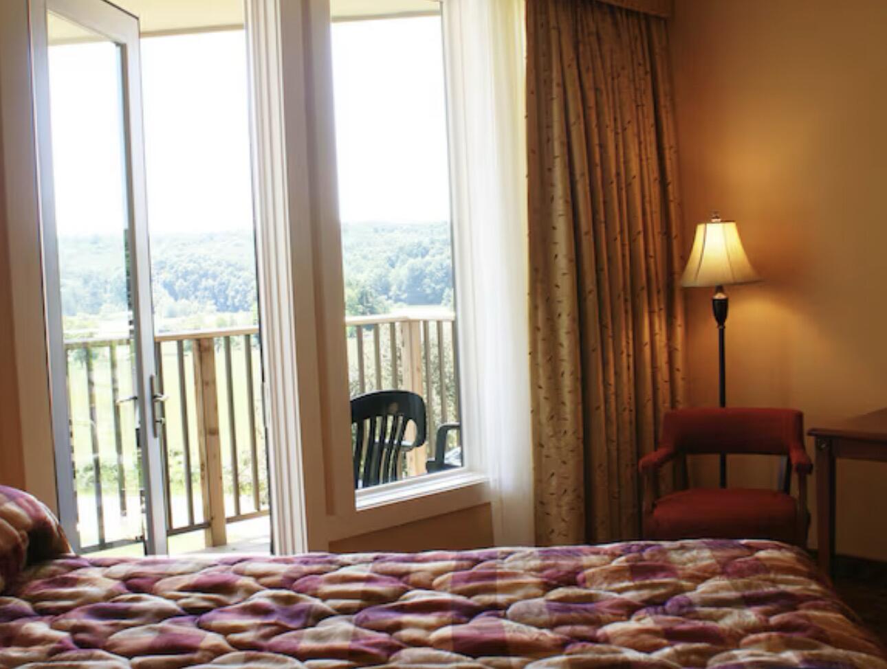 Picture of The Seasons Lodge