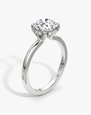 VRAI Classic Round Cut Engagement Ring