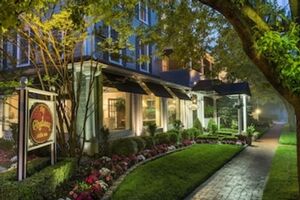 Picture of Chateau Inn&Suites