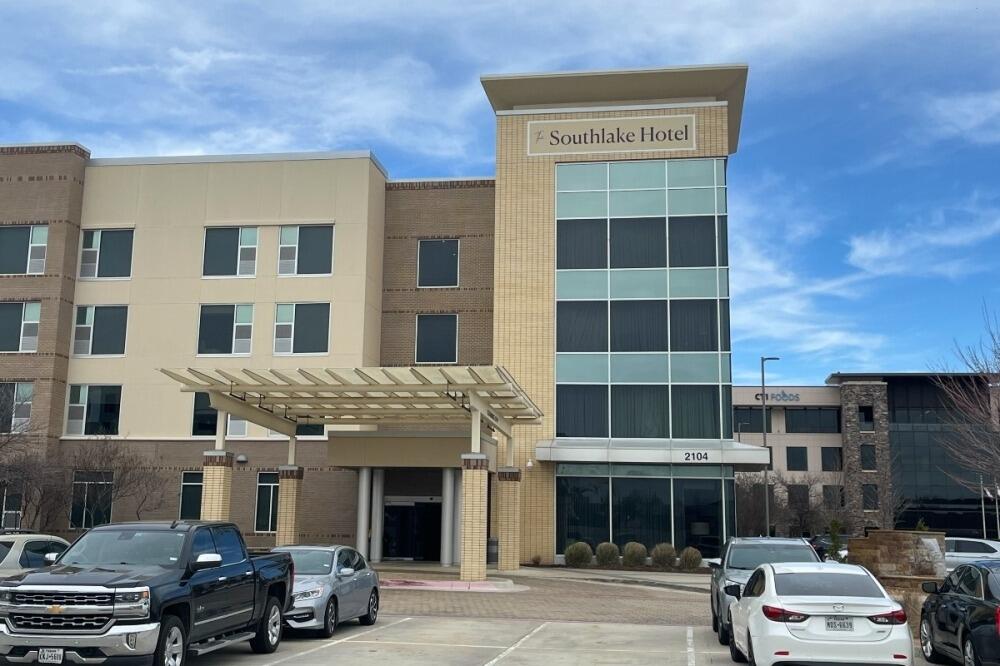 Picture of The Southlake Hotel