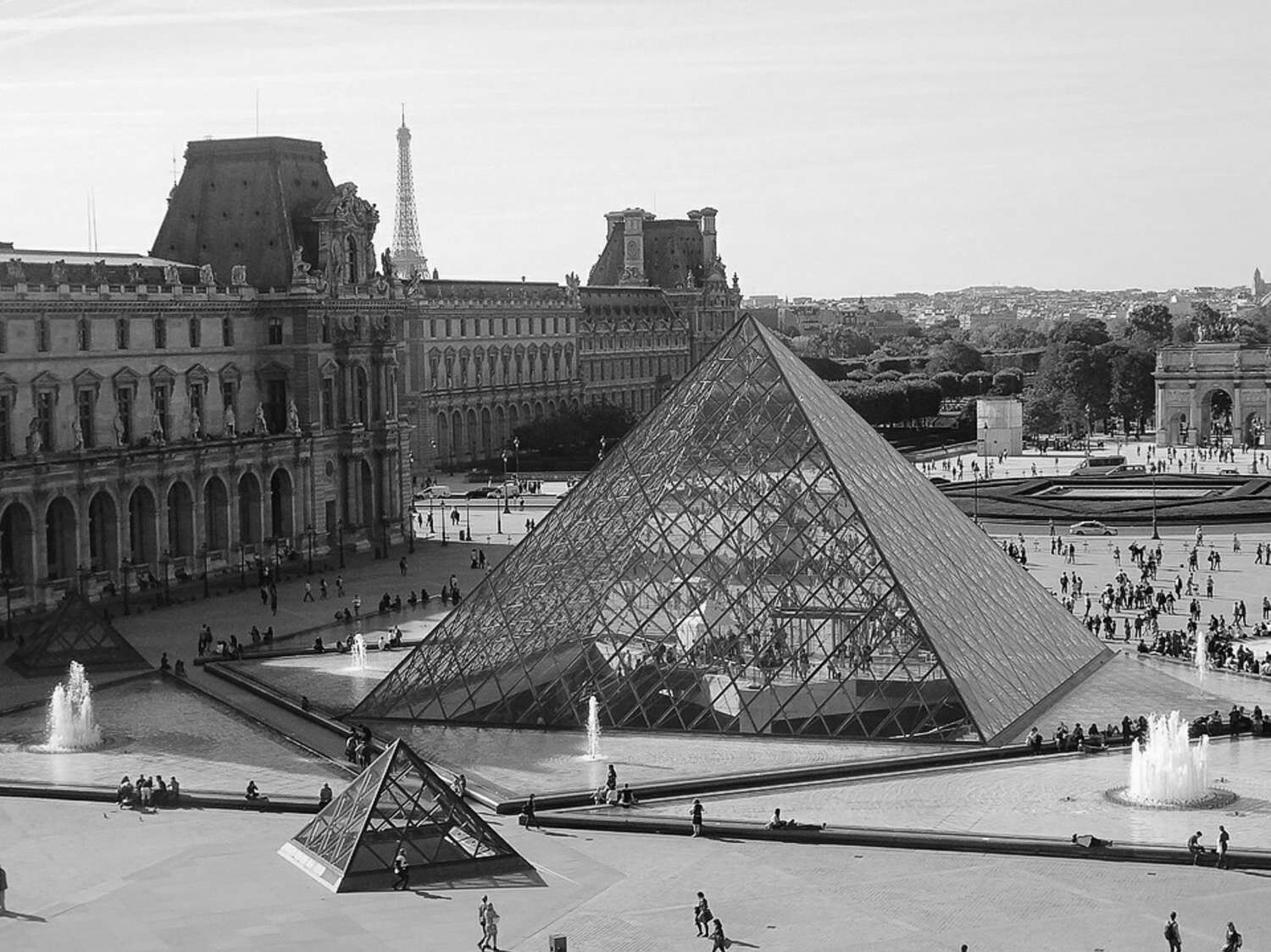 Picture of Louvre Museum