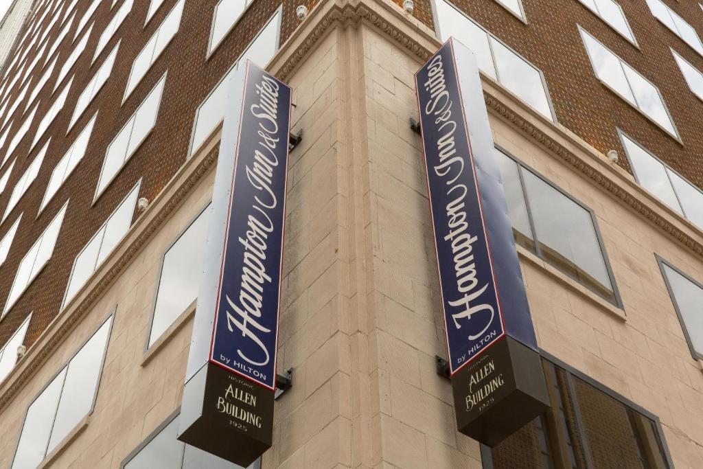 Picture of Hampton Inn & Suites Dallas Downtown