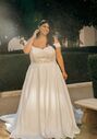 Essense of Australia D3565 plus Ball Gown Wedding Dress - thumbnail - 4