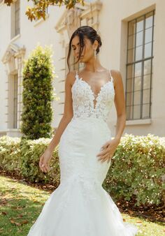 Essense of Australia D3484 Fit-and-Flare Wedding Dress