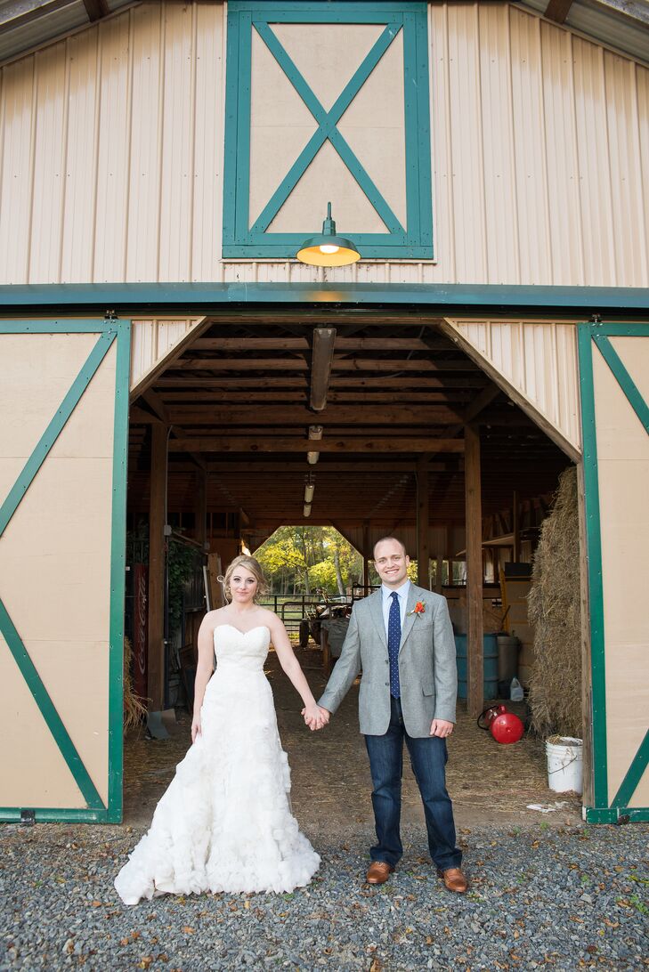 Lauren White (26 and a pharmacy technician) knew she was going to marry Joshua Van Loftis (27 and an IT professional) after their first date. Three ye