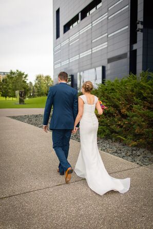 Modified A-Line Button-Decorated Wedding Dress