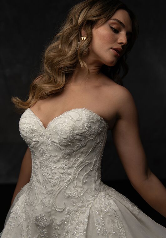 Essense of Australia D4331 Ball Gown Wedding Dress - 4